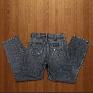 Women’s Wrangler Grey Straight Jeans